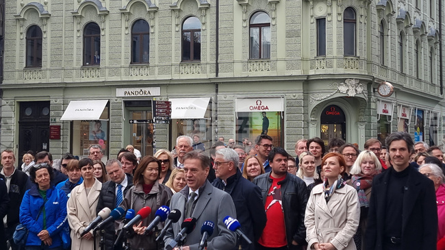 Управляващото в Словения "Движение Свобода" води в последната анкета преди парламентарните избори