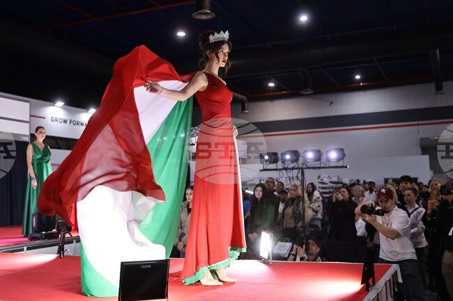 С рокля на Роко Бароко беше дадено символично начало на 32-рия Италиански фестивал на красотата и прическата в Пловдив