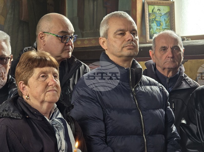 Трябва да заразим всички с вярата, че България може да бъде отново независима, обединена и благоденстваща, каза Костадин Костадинов в Гложенския манастир