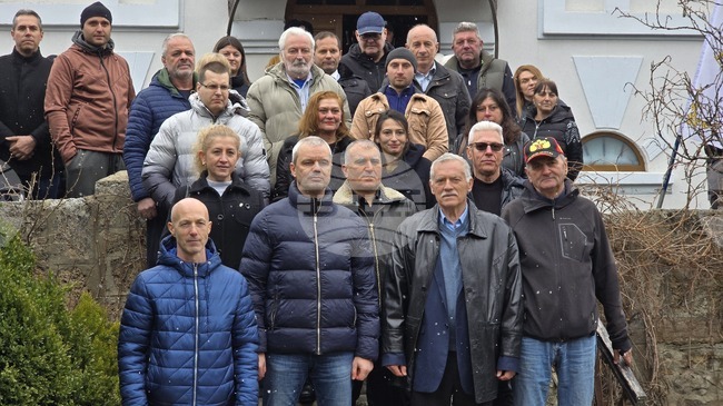 Vazrazhdane Leader Goes to Glozhene Monastery on First Day of Campaign