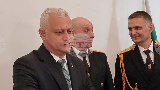 Общо 45 производства за изборни нарушения в страната са образувани към днешна дата, каза в Сливен министърът на вътрешните работи Емил Дечев