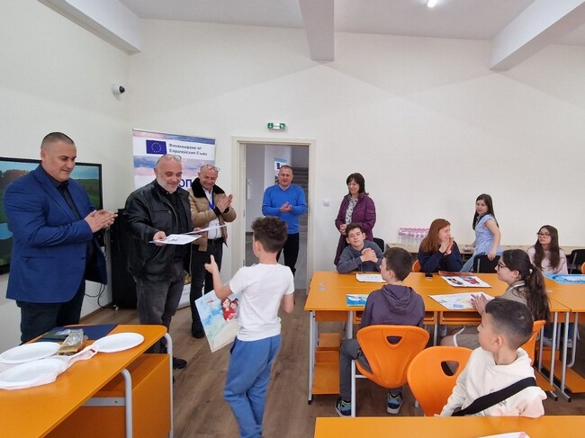 Над 20 деца се включиха в конкурс за детска рисунка, посветен на езиковото многообразие