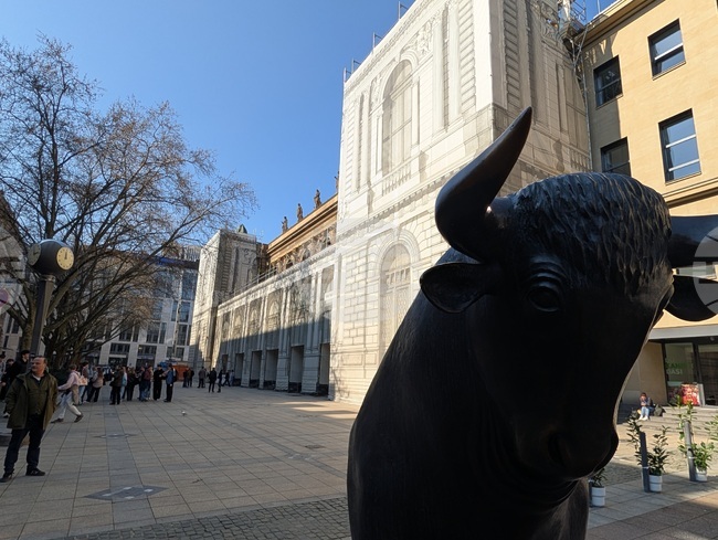 Европейските борси затвориха възходящо на фона на думите на Доналд Тръмп, че войната в Иран ще приключи до седмици