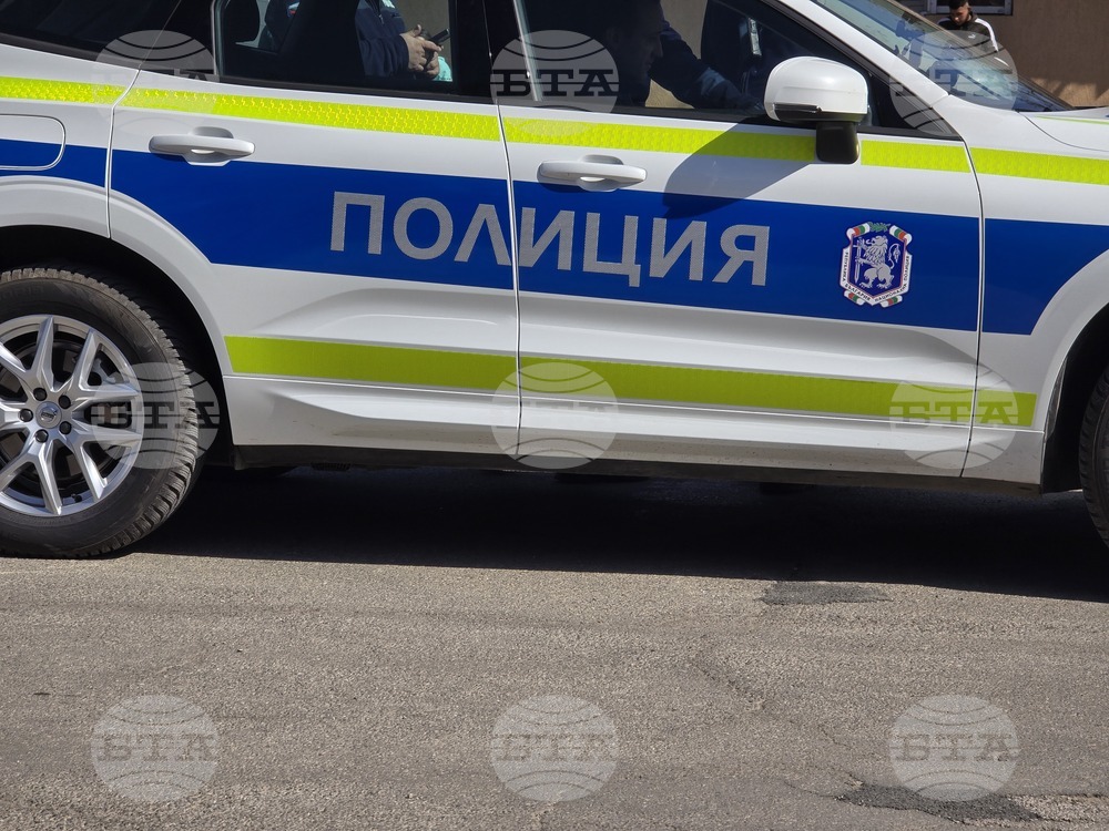 Младеж на 19 години е загинал, след като се е блъснал с колата си в паркиран камион в Добринище 