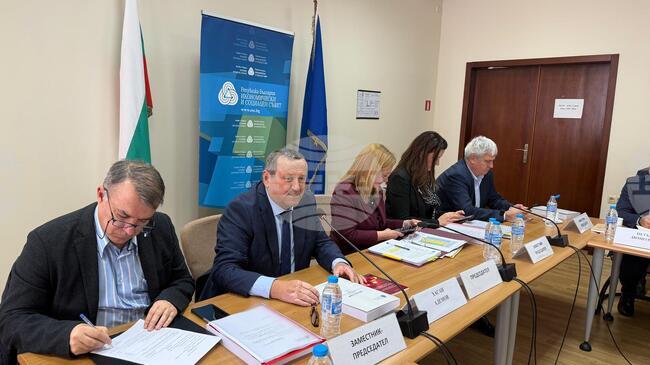 Целта на системата за социално подпомагане е да покрива базовите нужди, смята министър Хасан Адемов 