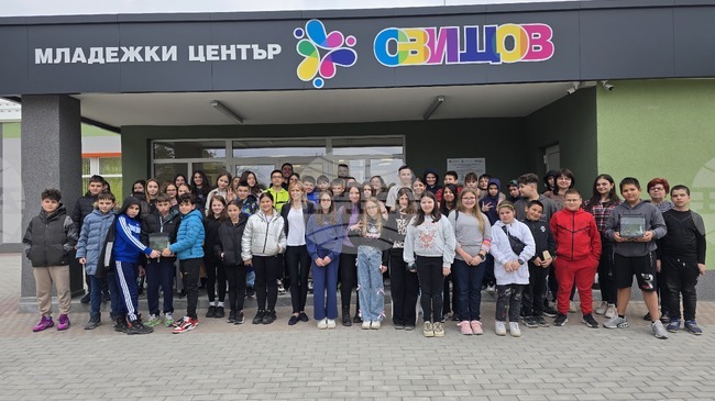 Младежкият център в Свищов и Центърът за управление на отпадъците проведоха съвместна екоинициатива с ученици от три училища