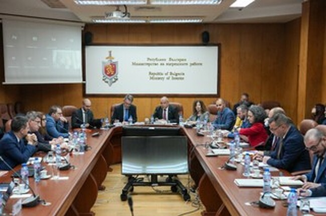 България прилага в пълен обем шенгенското законодателство и има постижения в отделните области на сътрудничество, показва оценка на ЕК