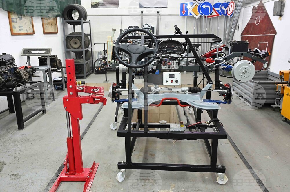 Лом - „Най-добър млад автомонтьор и водач на МПС“ - състезание