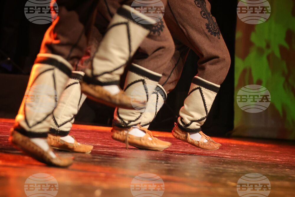 Бургас - „Празници на професионалното фолклорно музикално и танцово изкуство“ - откриване