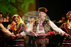 Бургас - „Празници на професионалното фолклорно музикално и танцово изкуство“ - откриване