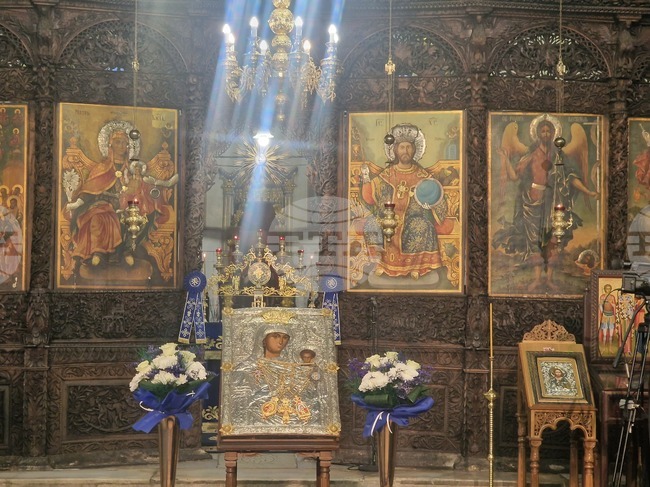 Пазарджик - икона - Златната ябълка - митрополит Николай