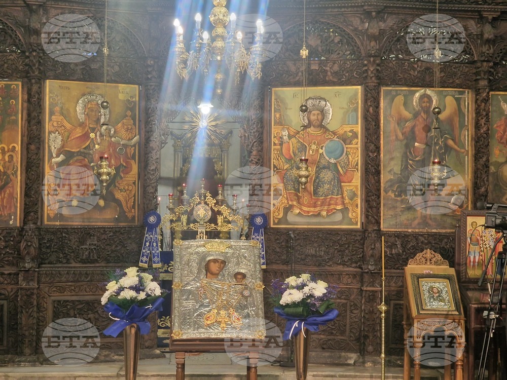 Пазарджик - икона - Златната ябълка - митрополит Николай