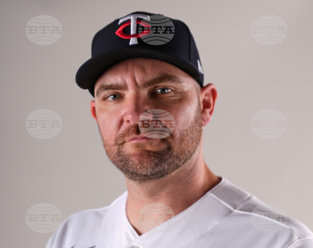 Twins Hendriks Baseball