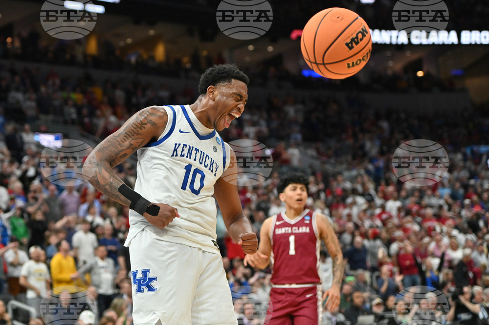 APTOPIX NCAA Santa Clara Kentucky Basketball