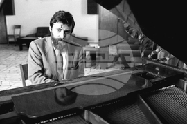 Проф. Стефан Драгостинов, пианист, композитор и диригент