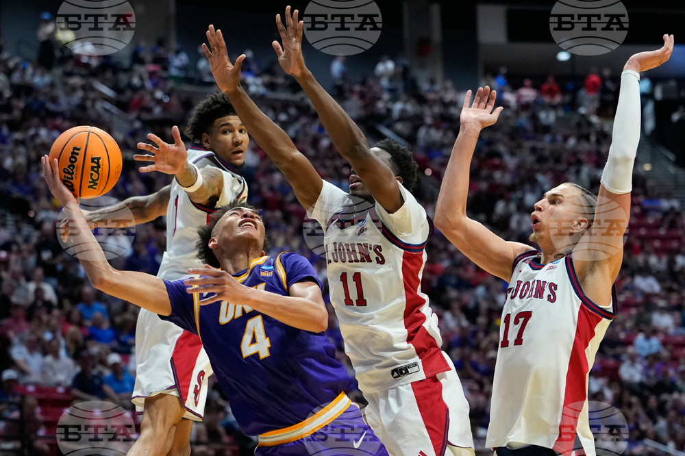 APTOPIX NCAA N Iowa St Johns Basketball