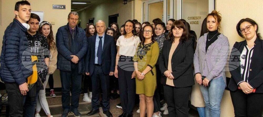Апелативна прокуратура – Пловдив: Прокурори от Окръжна и Районна прокуратура – Кърджали се срещнаха с деветокласници от СУ „Петко Рачов Славейков“ в Деня на отворените врати
