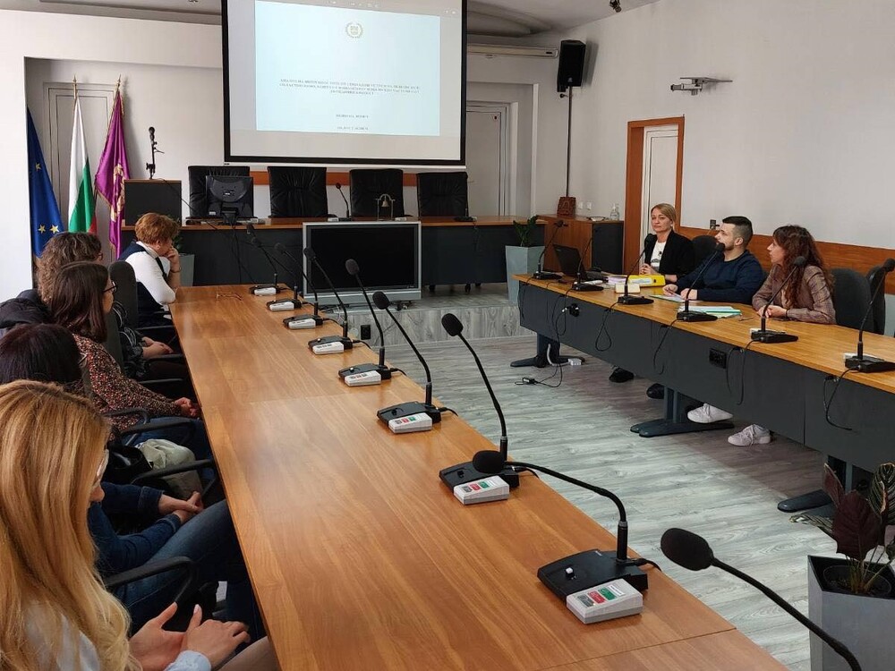 Община Ловеч: В Ловеч се проведе обществено обсъждане на анализ за потребностите от социални услуги на общинско и областно ниво и предложение за планиране на социалните услуги