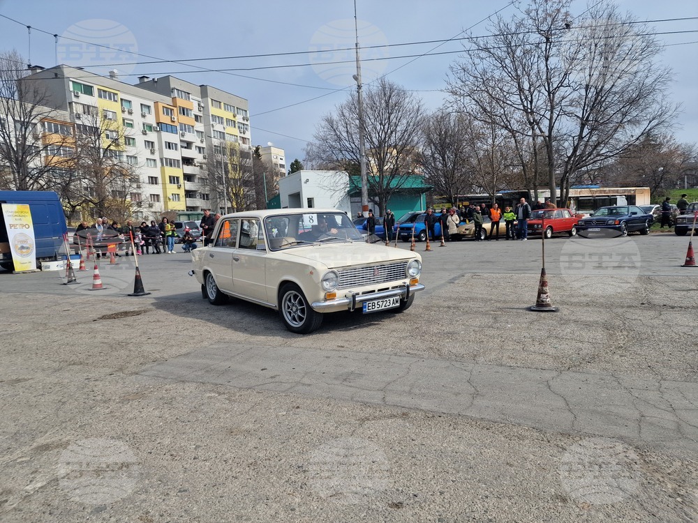 Стара Загора - ретро автомобили - майсторско управление - състезание