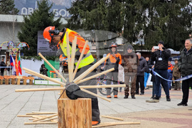 Тетевен - млад дървосекач - международно състезание