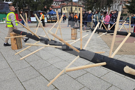 Тетевен - млад дървосекач - международно състезание