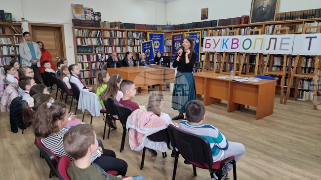 Мила Иванова е победител в Шестото градско състезание по правоговор и правопис за второкласници „Буквоплет“ във Велико Търново