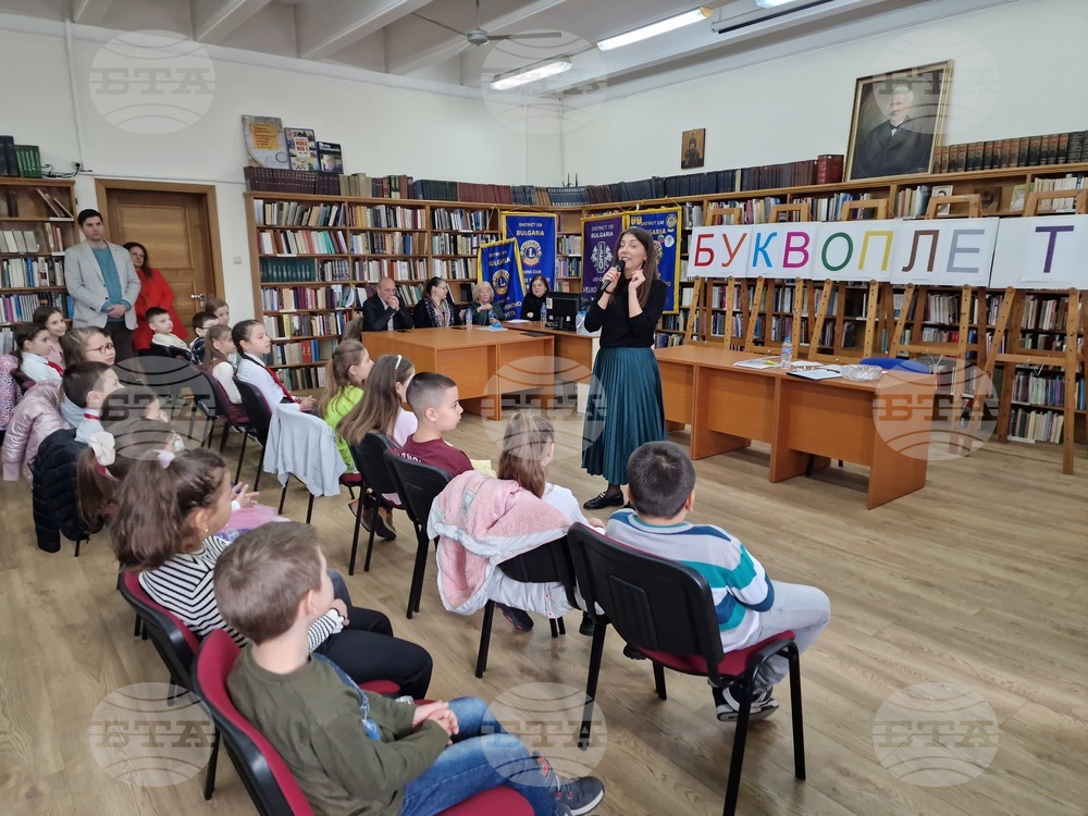 Мила Иванова е победител в Шестото градско състезание по правоговор и правопис за второкласници „Буквоплет“ във Велико Търново