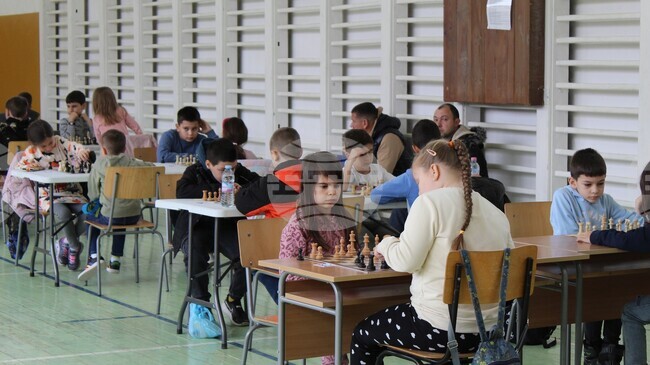 В Котел започна шахматното състезание за деца „Път към успеха“