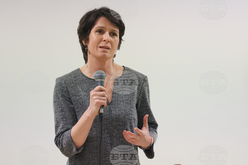 Колеж по мениджмънт, търговия и маркетинг - дипломи - връчване