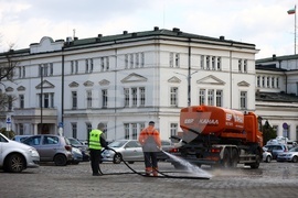 Парламент - паркинг - почистване