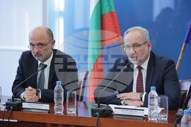 Министерство на здравеопазването - Асен Меджидиев - Адам Ниеджиелски - брифинг