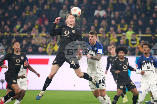 Борусия Дортмунд направи обрат срещу Хамбургер ШФ в мач с пет гола