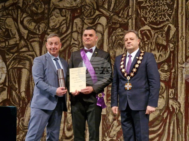 Велико Търново - почетни граждани - награждаване