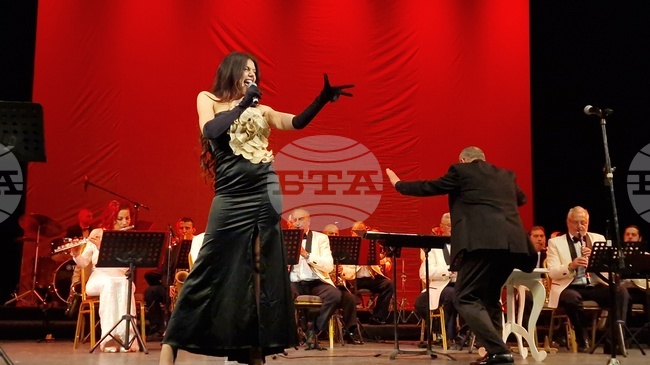 Михаела Филева пя в родното Велико Търново в навечерието на празника на града