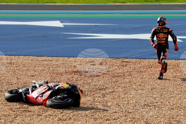 Пол Еспаргаро ще замени Маверик Винялес за Гран при на Великобритания в MotoGP