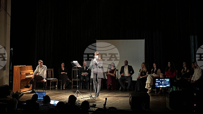 В Самоков ще се състои благотворителна вечер на поезията с участието на писателката Мария Лалева и пианистката Диляна Христова 