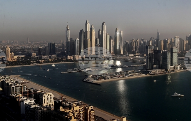 Офисът на американската технологична компания „Оракъл“ в Дубай е бил засегнат от отломки от дрон, съобщиха дубайските власти