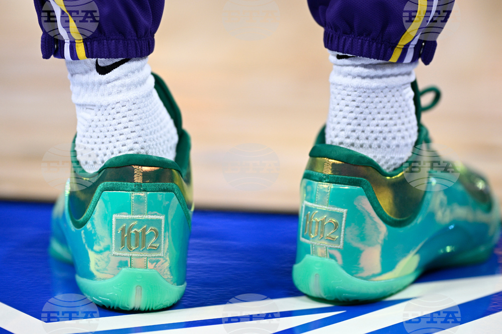 Lakers Magic Basketball