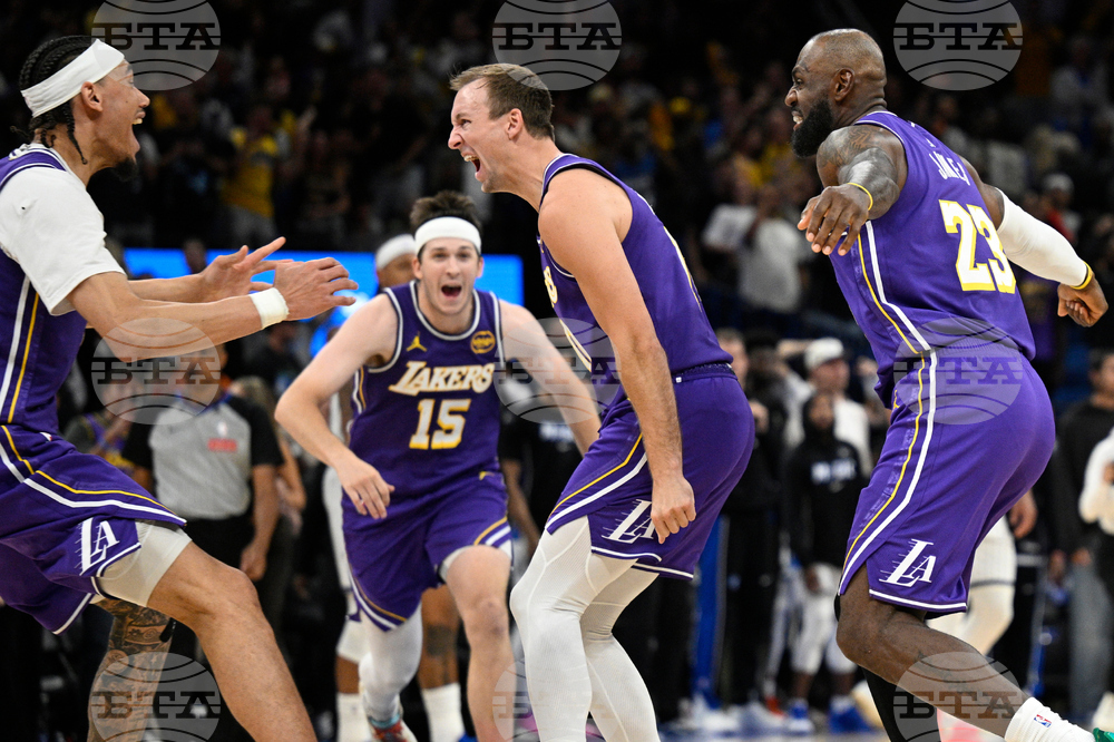 Lakers Magic Basketball