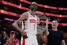 APTOPIX Heat Rockets Basketball