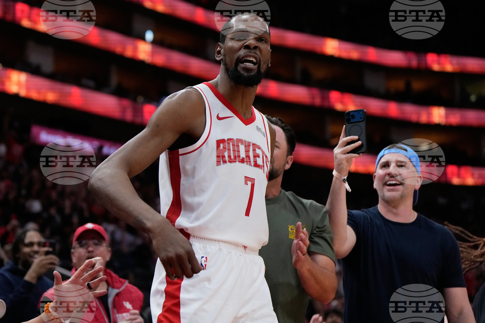 APTOPIX Heat Rockets Basketball