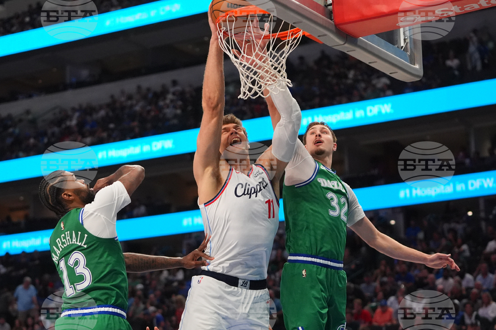 Clippers Mavericks Basketball