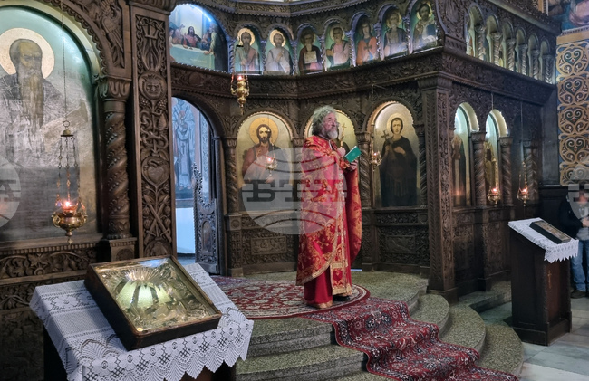 Търговище - неделна служба - храм „Св. Йоан Рилски“