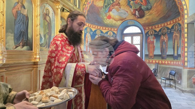 Синаксар на св. Йоан Лествичник чуха миряните в храма „Света Троица“ в Ловеч