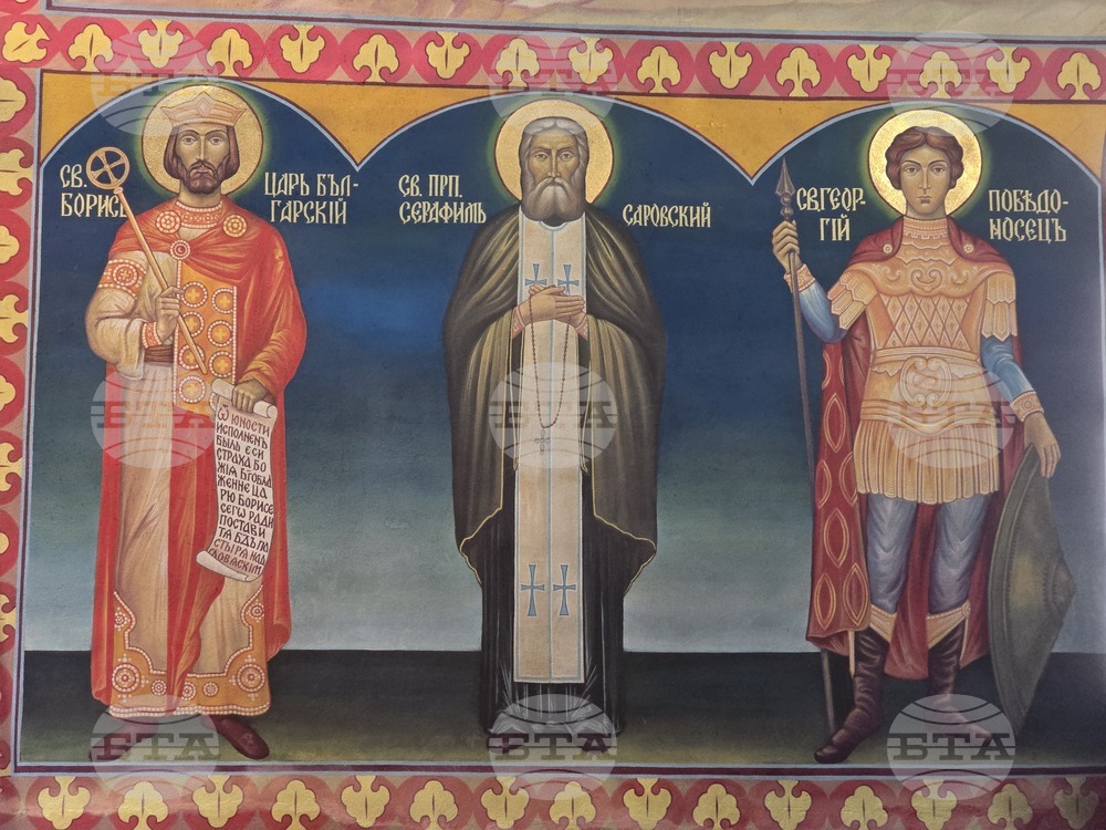 Ловеч - храм „Света Троица“ - неделна служба