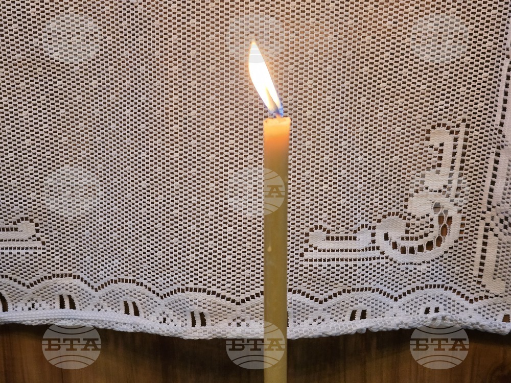 Ловеч - храм „Света Троица“ - неделна служба