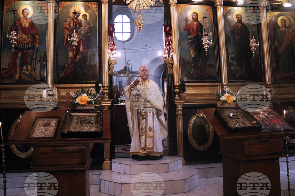 Добрич - храм „Св. Георги“ - неделна служба