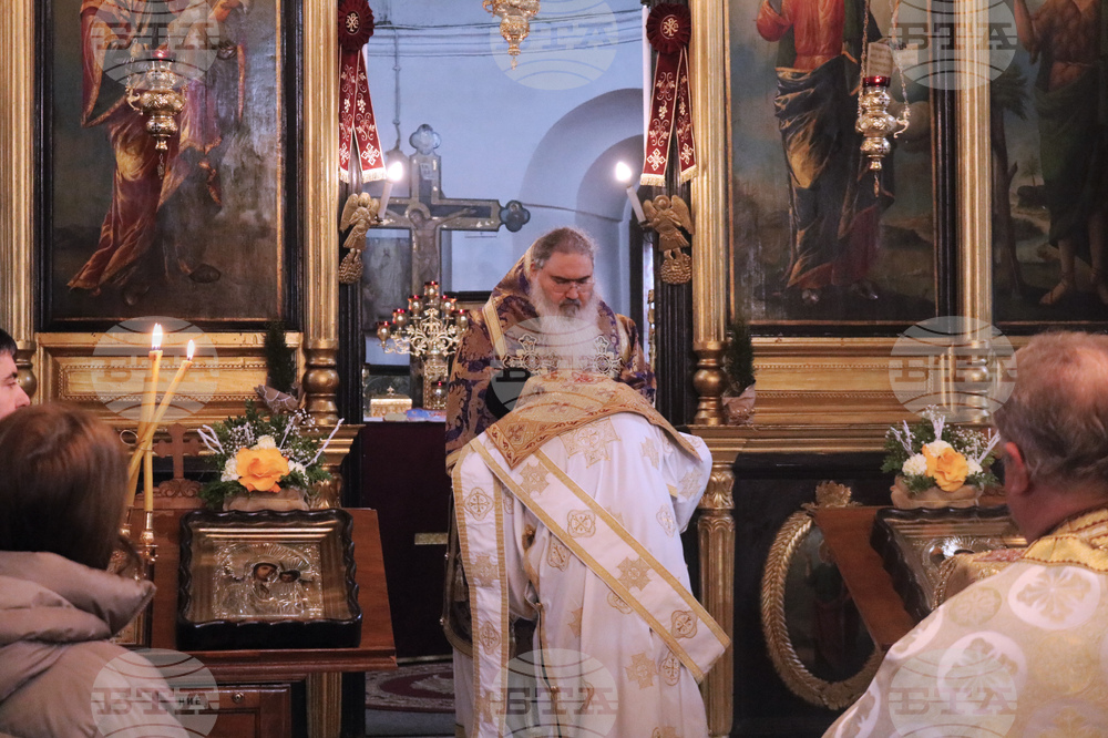 Добрич - храм „Св. Георги“ - неделна служба