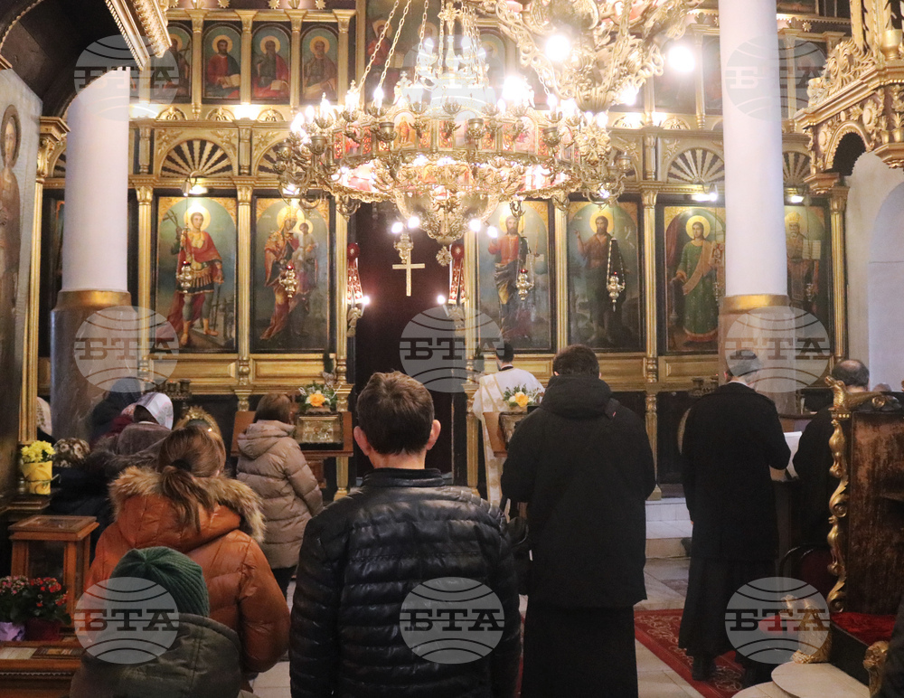 Добрич - храм „Св. Георги“ - неделна служба