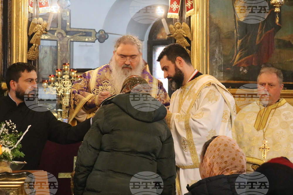 Добрич - храм „Св. Георги“ - неделна служба